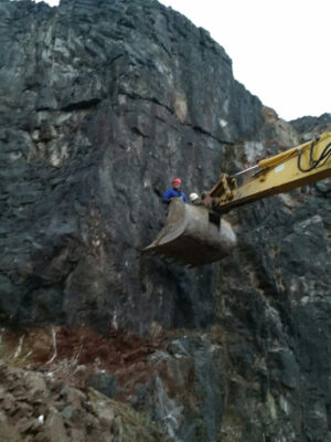 TV and Film Rigging. Clearing a rock face